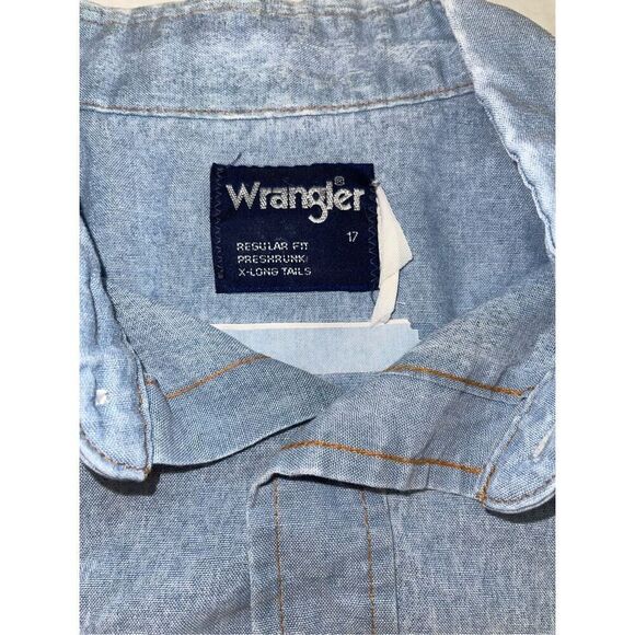 Vintage Wrangler Men’s (17) Blue Denim Pearl Snap Button Down Western Shirt A9 - Picture 2 of 6